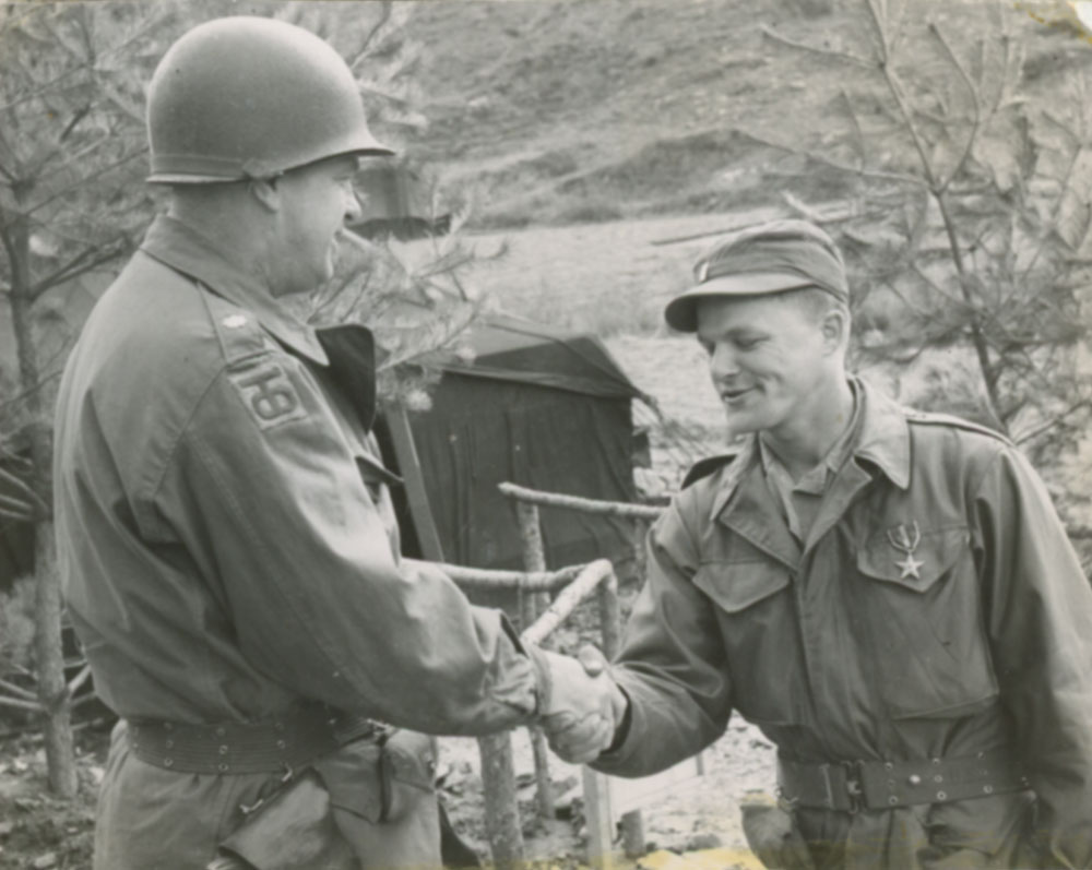 Daniel Noorlander Receiving Bronze Star